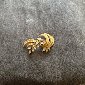 Vintage Gold-Tone Leaf & Crystal Rhinestone Brooch Pin